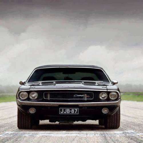 Dodge Challenger R/T.