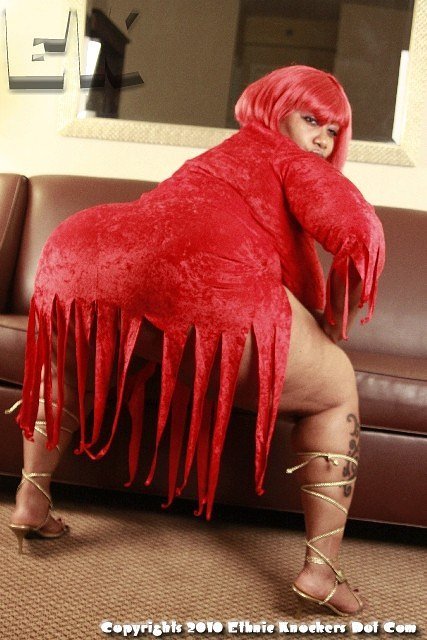 http://supersizebbw.tumblr.com/post/88362745972