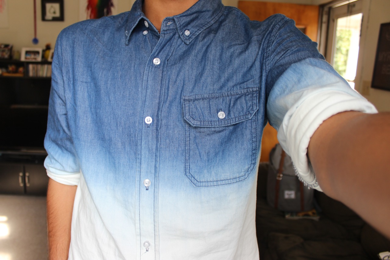 bloqqinqtbh:  oc3anvibes:  oc3anvibes:  first day of school ombre shirt((:  my post