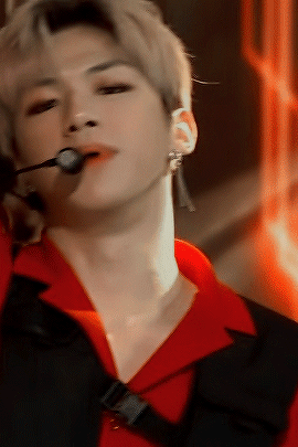 #kang daniel from 𝕔𝕠𝕝𝕠𝕣 𝕠𝕟 𝕞𝕖