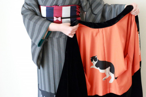 tanuki-kimono:Cats! Cats everywhere :D (outfit seen on)My favourite feature of japanese traditional 