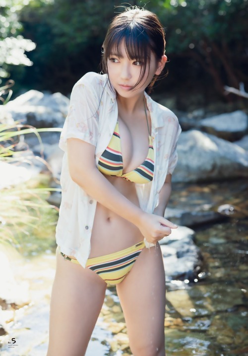 kyokosdog: Sawaguchi Aika 沢口愛華, SHONEN MAGAZINE 2021.10.06 No.43歳/Age: 18身長/Height: 155cmB88 W60 H85