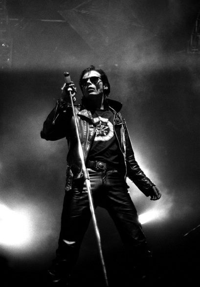 bellatrix01:Andrew Eldritch - The Sisters of Mercygorgeous…