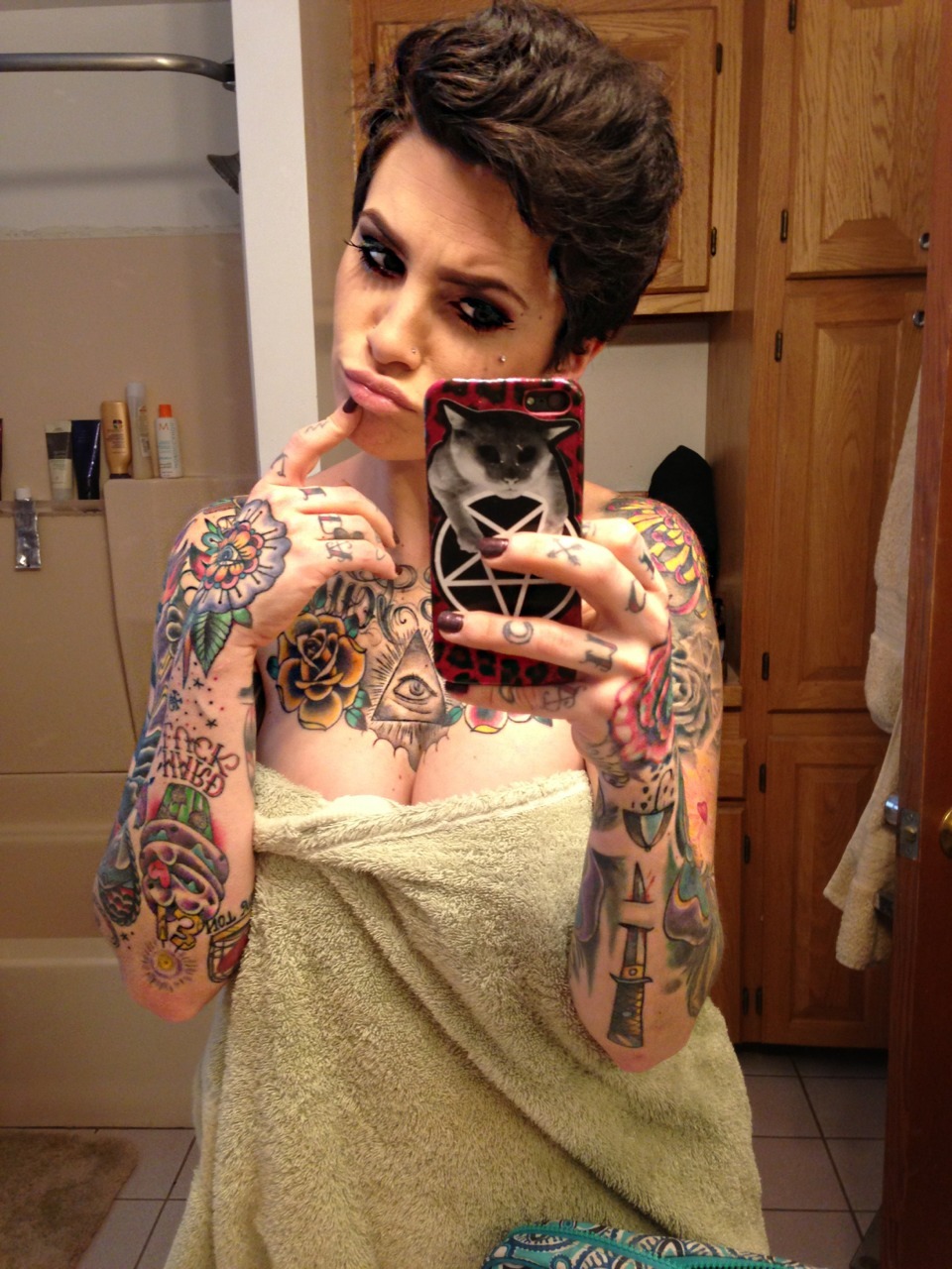 missxhorror:  My hair is so thick and Afro-like I can never have a cute flat pixie