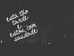 “E o céu vai estar brilhando e todas as pessoas estarão sorrindo, se abraçando. E naquele momento você vai olhar para o lado e perceber que as pessoas não ligam se o ano foi ruim ou bom, mas elas só querem estar sorrindo no ultimo minuto.” — Rômulo