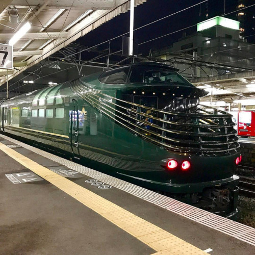 dontrblgme404: トワイライトエキスプレス瑞風 Twilight Express Mizukaze #iphoneography #i… | Flickr