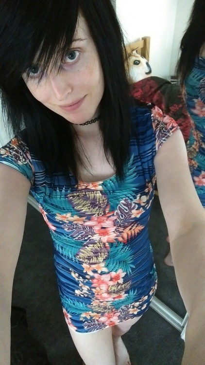cocky-cuties: alexasapphire:  xcrossyuki:  Despite red being my favourite colour, blue seems to look