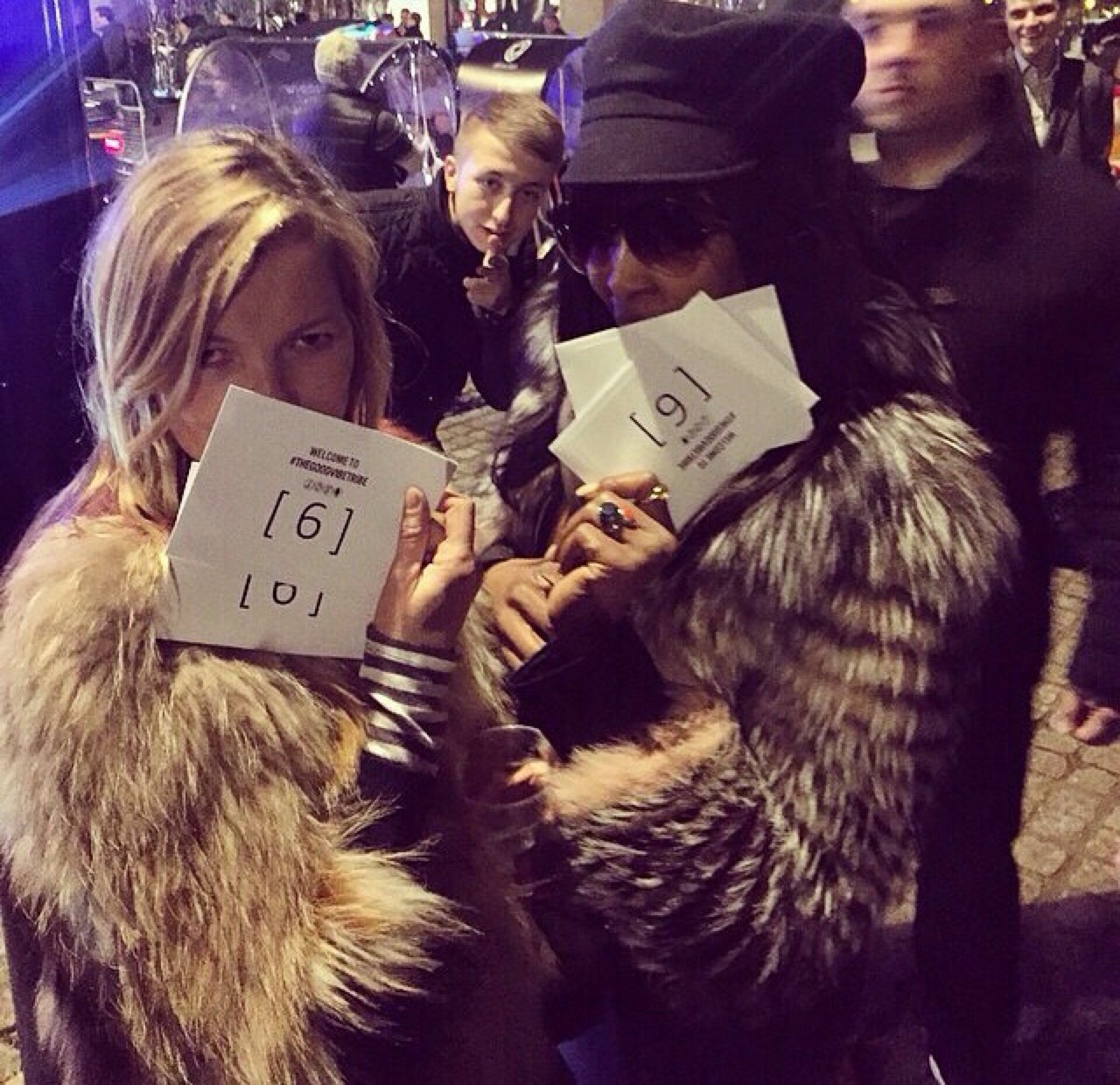 kingjammyjam:  sine–waves:  fuckrashida:  Naomi+Kate having a great time   us @sadnthirsty