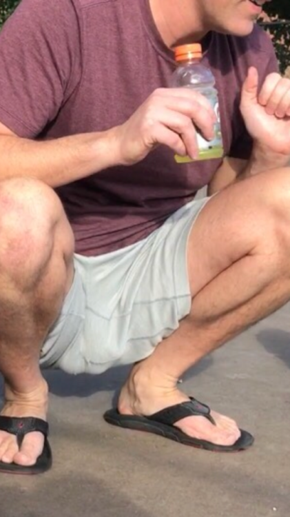 eyelovebulge: This dude was totally oblivious to the fact that his full package, nuts and all, were 