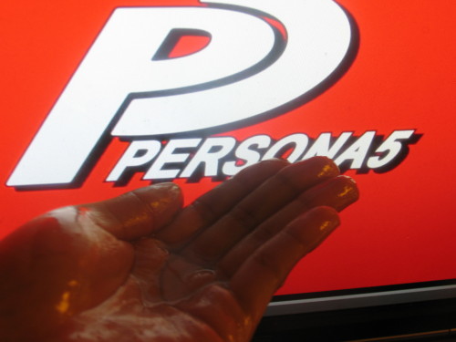 primadonna-gazelle:I’m scared to ask why does it look like your hand is covered in bloodthat isnt bl