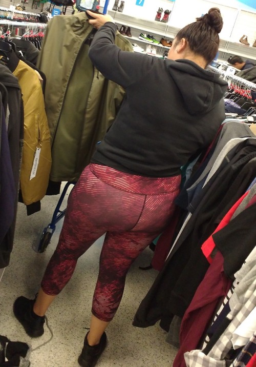 big booty candid