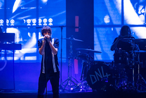 dailytomlinson:Louis performing in San José, Costa Rica