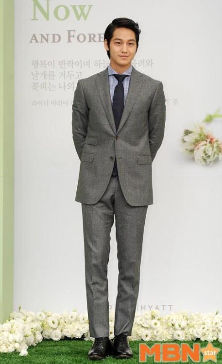 Kim Bum attended the wedding of Lee Min Jung and Lee Byung-hunCredits as tagged | Source GoFJY at fa