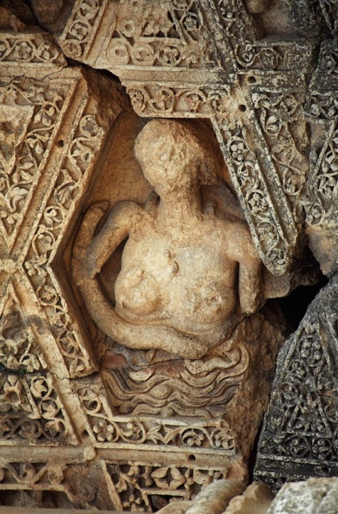 malemalefica:The temple of Bacchus (Baalbek, Lebanon) was one of the most important temples dedicate