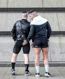 pariscompression:  Hot couple!