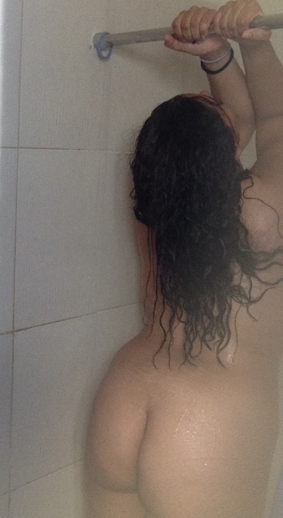 Porn Pics i-wanna-suck:  Durante y después del baño