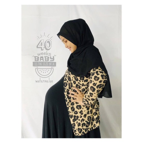 #Repost @diella.rustdew.Baby 3 . #maternityhijab #maternityhijabstyle #maternityhijabphoto #maternit