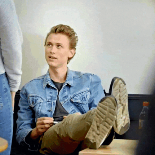 5 Times Isak Couldn't Hold Even's Gaze...