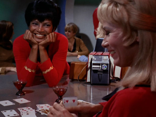 ariel-attack:Nyota Uhura (Nichelle Nichols) - Star Trek: The Original Series