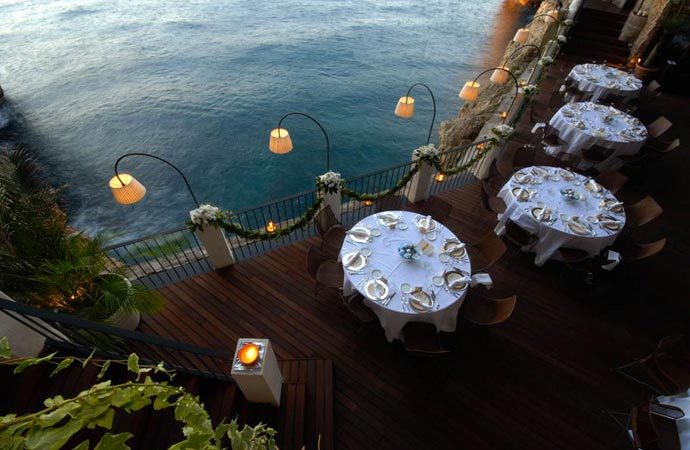 masterwolf6612:  cjc821:  jebiga-design-magazine:  The most sexiest dinner you could