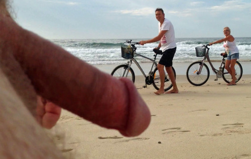 walkingandswinging:  5000 FOLLOWERS!!Something to smile about….Reblog if you like this&hellip