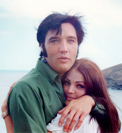 Elvis and Priscilla Presley at the Hanauma Bay lookout in Hawaii, May 4, 1969.