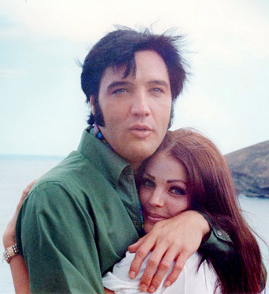 Elvis And Priscilla Presley At The Hanauma Bay Lookout In Hawaii May 4 elvis-and-priscilla-presley-at-the-hanauma-bay-lookout-in-hawaii-may-4