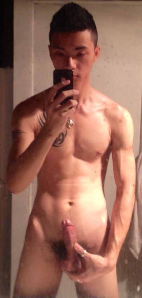 maliboojim:  Selfies  Maliboojim.Tumblr.com