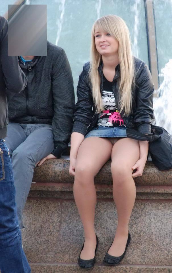 pantyhosefetishpics:  FREE Hot Pantyhose Dating - Ladies Receive Free UpgradeVisit