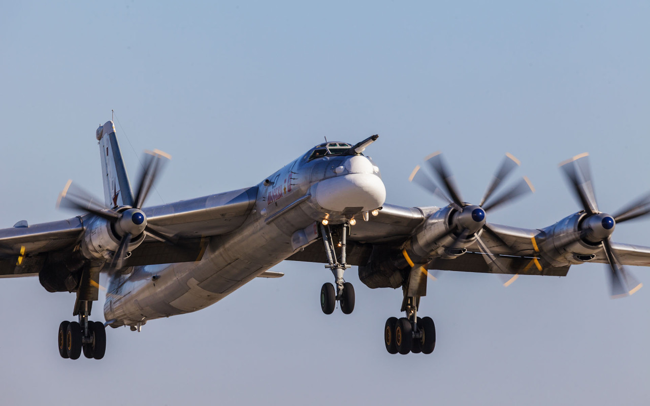 rocketumbl:  Tu-95MS