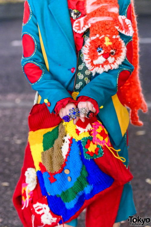 tokyo-fashion: 20-year-old Japanese fashion student Saki on the street in Harajuku wearing a handmad