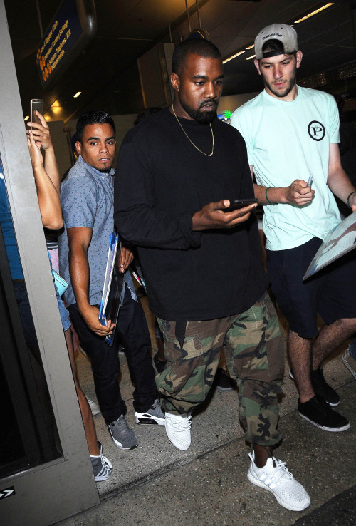 kuwkimye: Kanye at LAX airport - July 1, 2015
