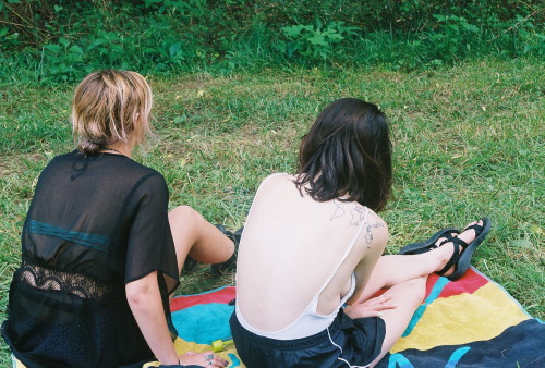 pink glasses girls @ wakarusa