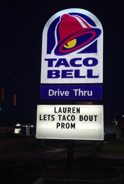 tastefullyoffensive:  Well played. (photo via vivva)