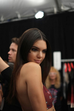 cosmopolitanmagazine:  Kendall Jenner behind