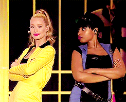 hoodkage:  k-i-l-l-a-p-a-m:  eurotrottest:  SHAAAAAADE  The last gif 😂😂😂😂