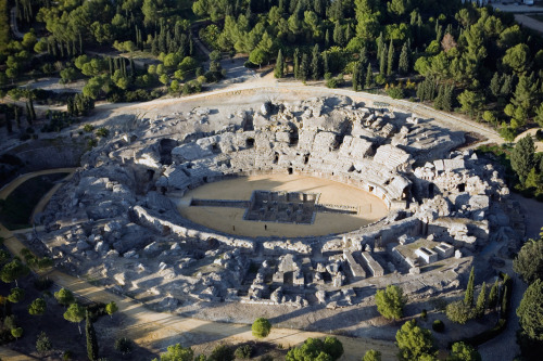 ancientromebuildings:Amphitheatre of ItalicaEmperors Trajan and Hadrian were born in Italica and the