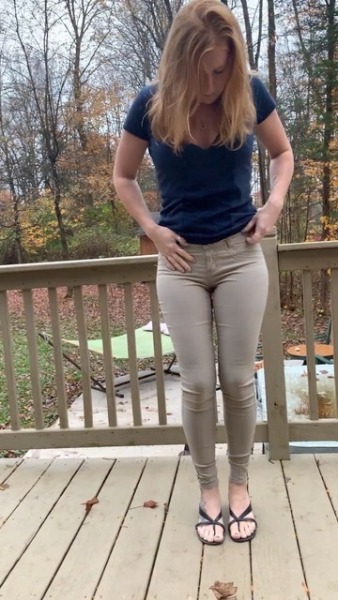 Wet ScarletSoaking wet khaki pants and undies porn pictures