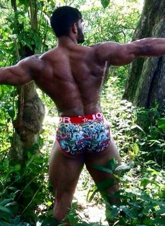 bigntastydc:  👉 http://bigntastydc.tumblr.com 