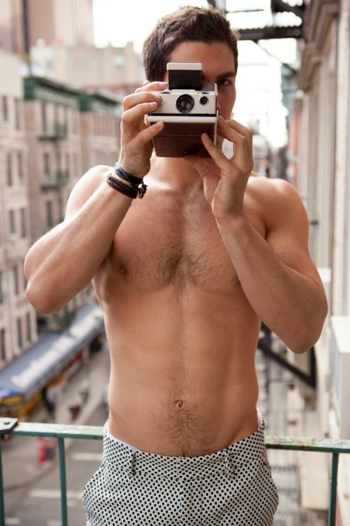 lovedudeperfectbody:  Ops… Naked!  Butttttt… Nice body!