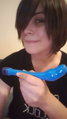 gloomy-sheep:  A Gloomy Review!  Hello everyone! I had a new toy sent in to me from the folks at Pink B.O.B. it’s a prostate vibrator and I’ve been having a lot of fun with it. It has a nice design and the handle makes it easy for me to focus it on
