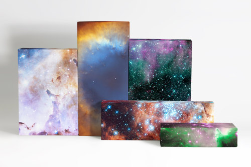 wordsnquotes:  culturenlifestyle: Contemporary Craft Wrapping Paper San Diego artist named “Chris” from Chroma Space Store loves to explore new themes and trends in the gift wrapping world. As Christmas rolls around the corner, we all want to be