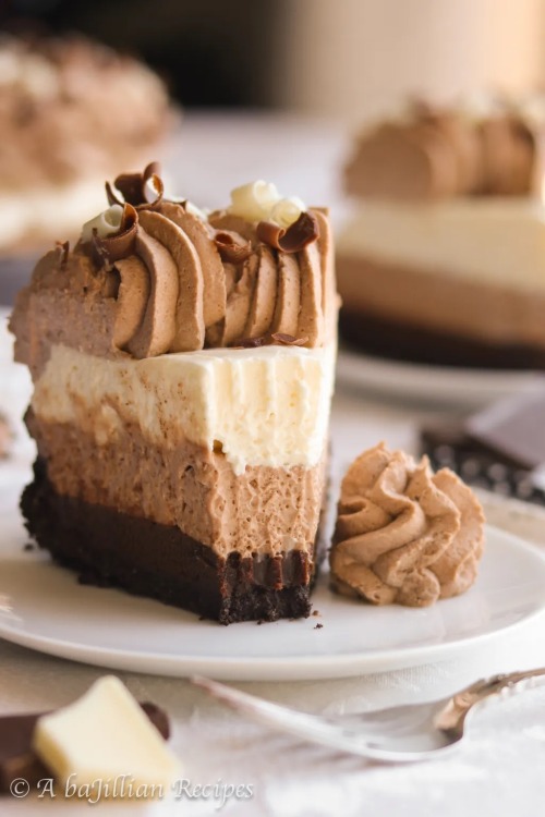 fullcravings:  Triple Chocolate Cream Pie