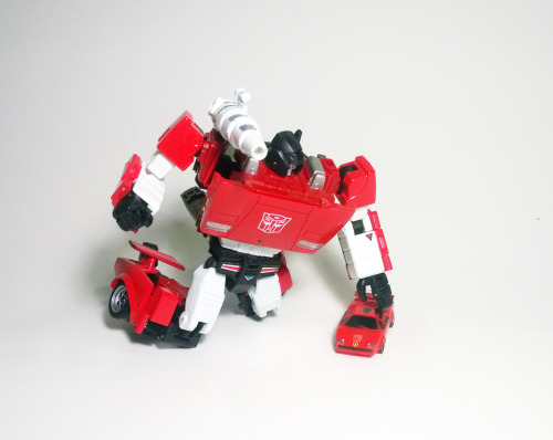 aeonmagnus:  When Transformers play with porn pictures