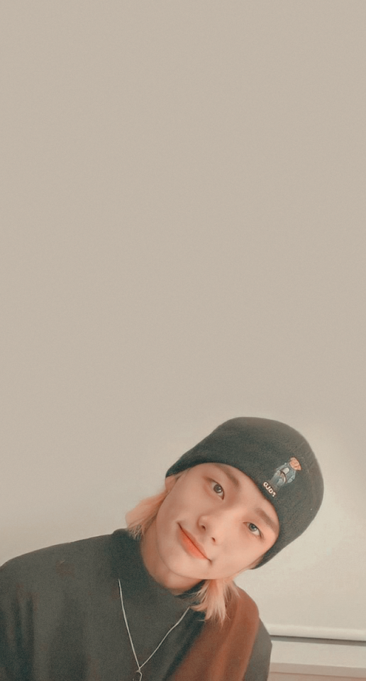 Hyunjin Lockscreens!! Please Like Or Reblog If You Save It!!