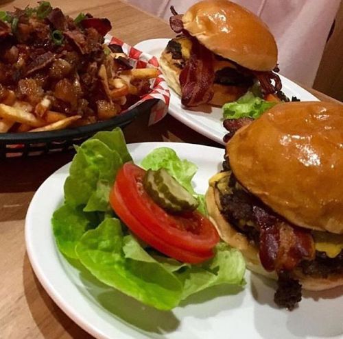 freshvibesdaily:  Craving! @easystreetdiner  (at Goldcoast)