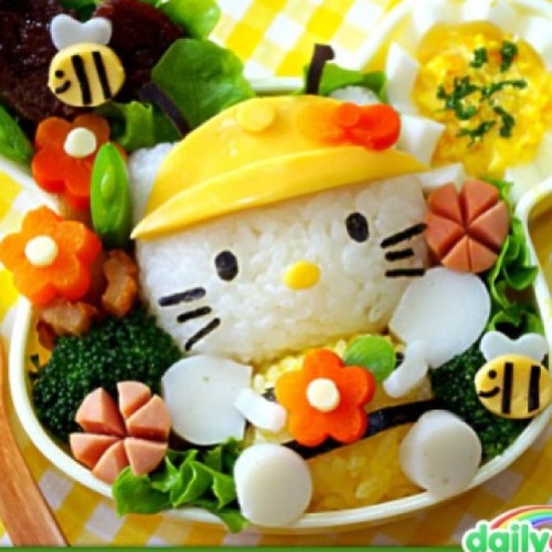 If only my school packed lunches could of looked like this! #hellokitty #sushi #lunchbox #icouldbeso