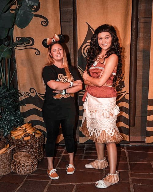 MEET MOANA ✔️ • • Met my favorite wayfinder at MNSSHP We walked right up, waited maybe 5 m