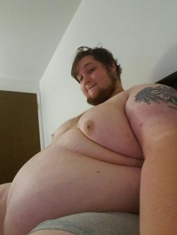 thewhaledude:  Do i look any fatter?   sooooo