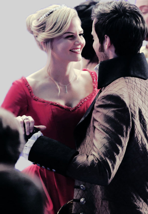 wedlakeserenities:Dear Daddy,I may meet a prince someday, but you’ll always be my king. 